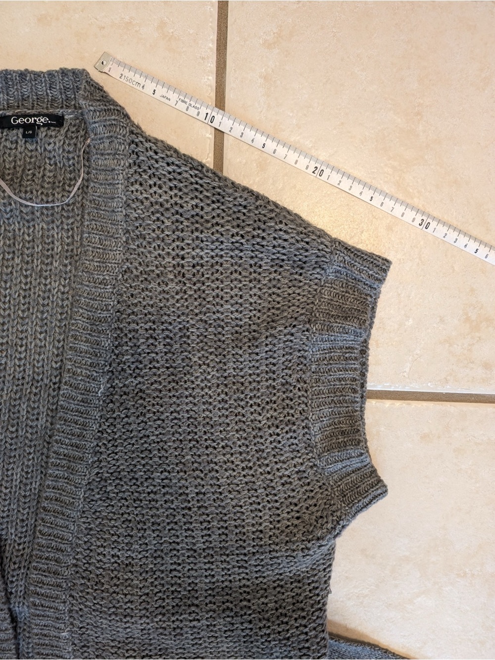 Grey Shawl - Picture 13 of 15
